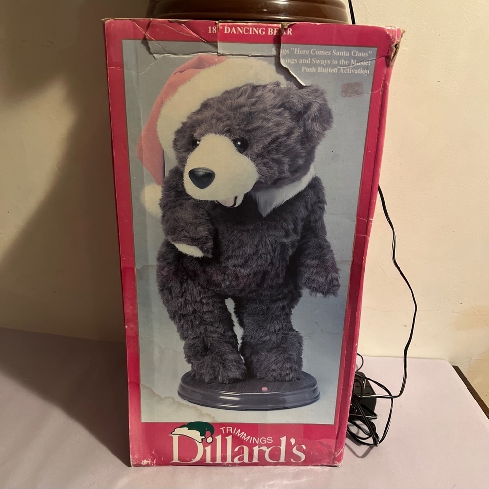 Dillard's Trimmings 18" Dancing Bear Plays Here Comes Santa Claus Swings Sways - Picture 4 of 9